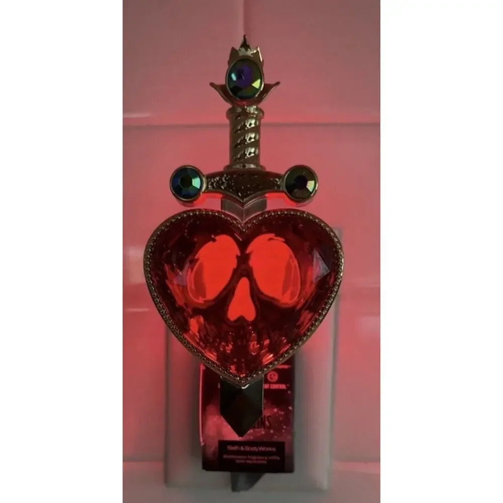 Bath & Body Works Disney Evil Queen Poison Heart Wallflower Plug Light Up New - Picture 2 of 7